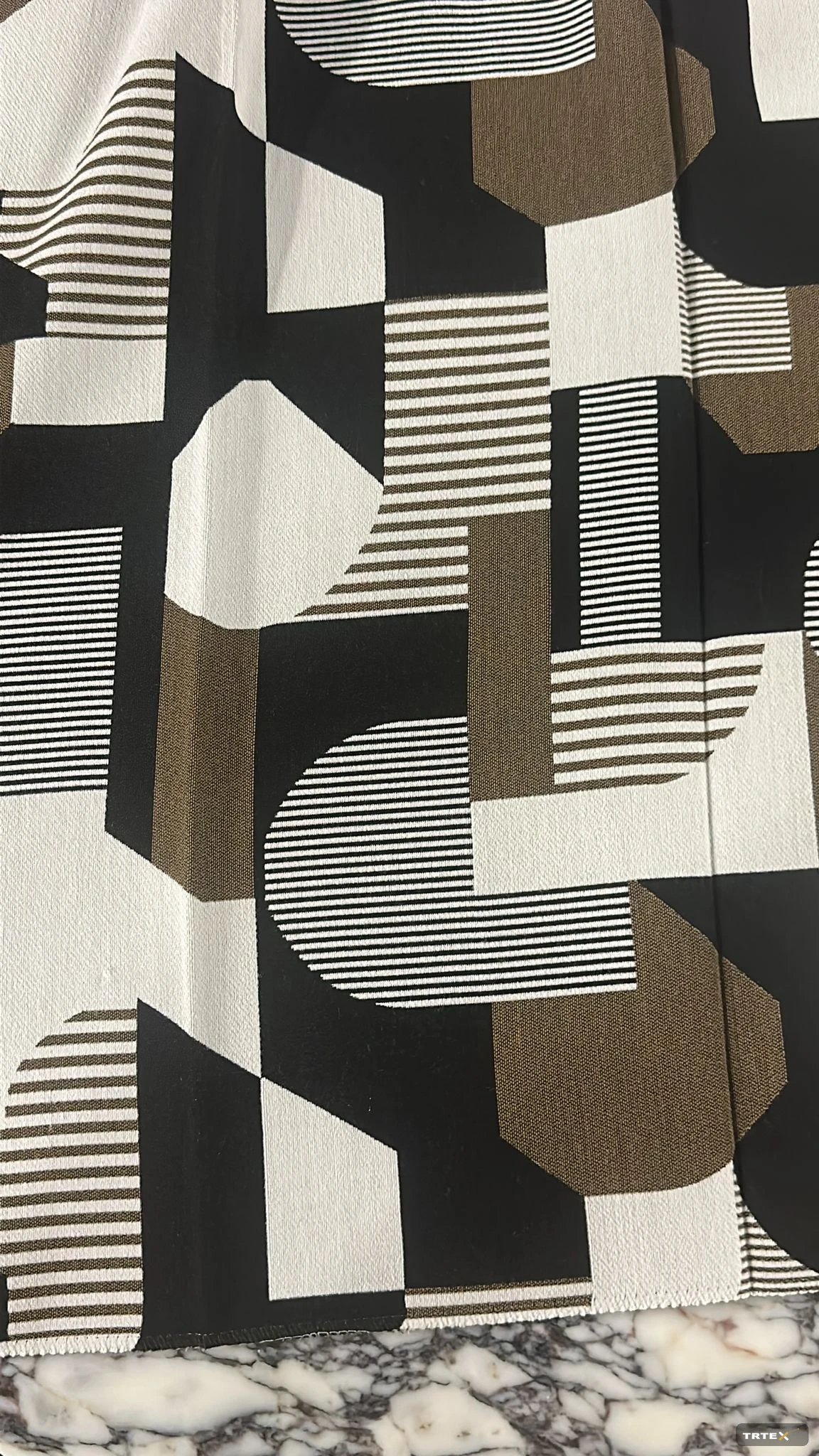 Zaha Hadid Aesthetic in Textiles: Parametric Lines