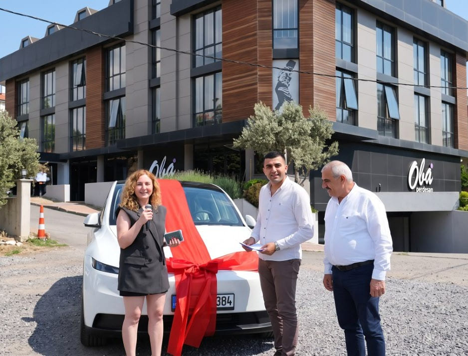 Hiç beklemiyordu: Mersinli Prestij Perde, Oba Perdesan'ın Tesla'sını kazandı